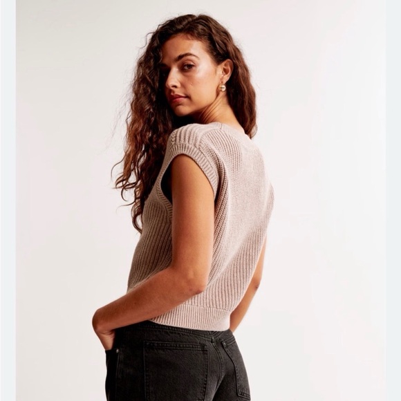 Abercrombie & Fitch Women’s Beige Crewneck Vest Sweater, Cotton Blend, Small - Picture 2 of 11